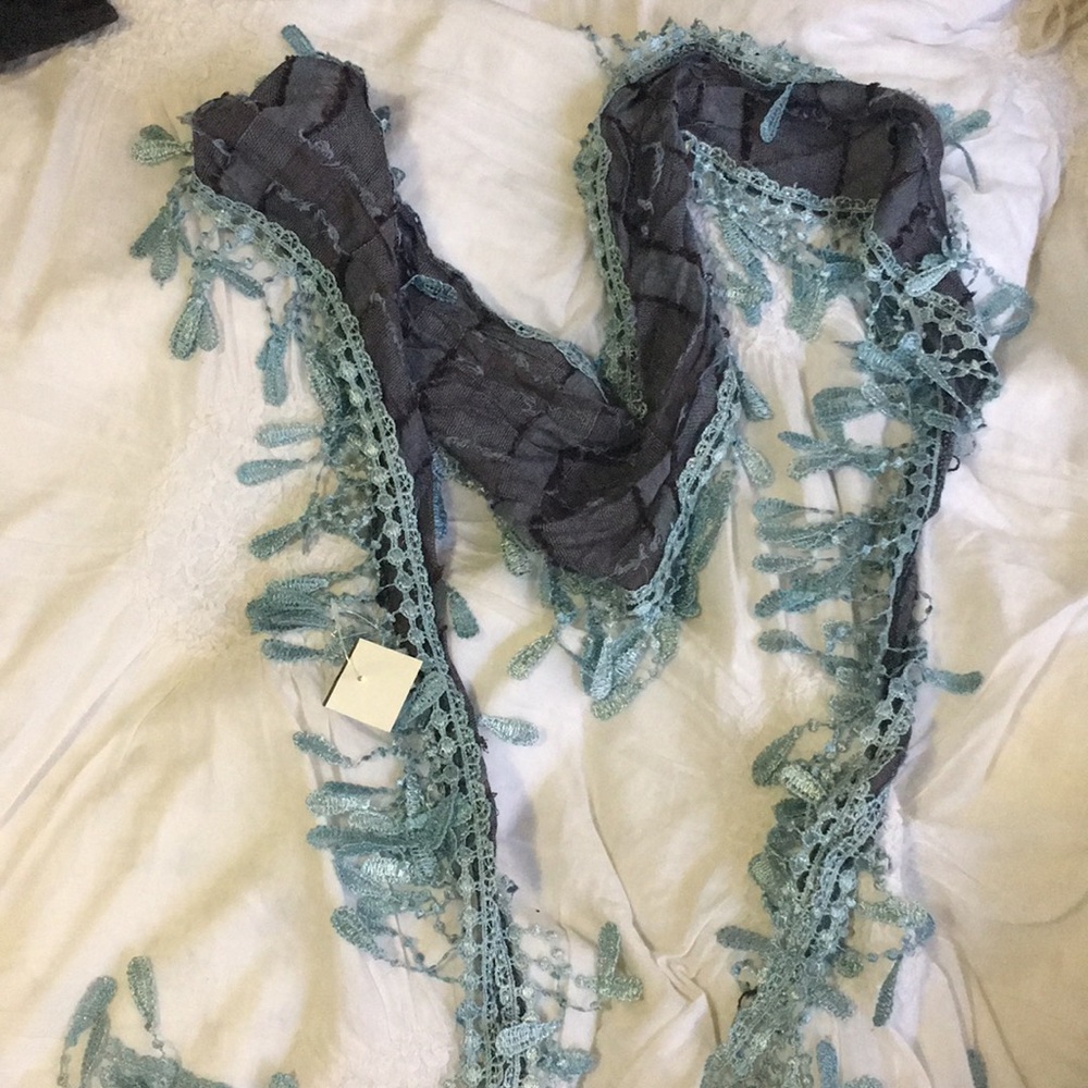 Scarf - Picture 2 of 4